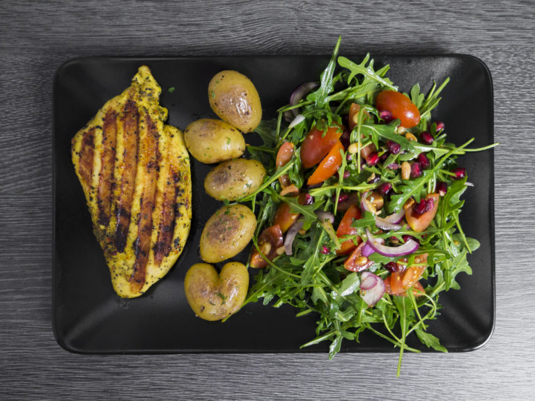 Der Rucola Salat: Die perfekte Beilage zu eurem Low Carb Essen