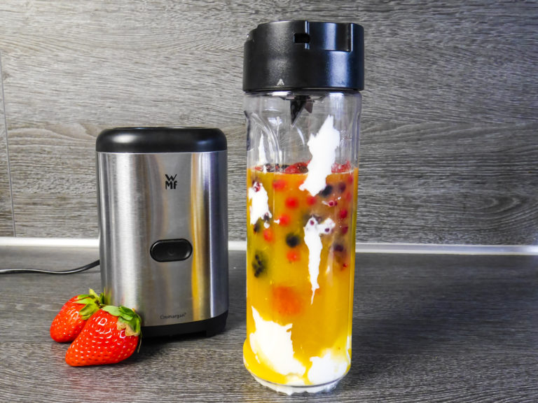 Shake-Woche Tag 1: Pinker Waldfrucht Orangen Smoothie - idatschka.de