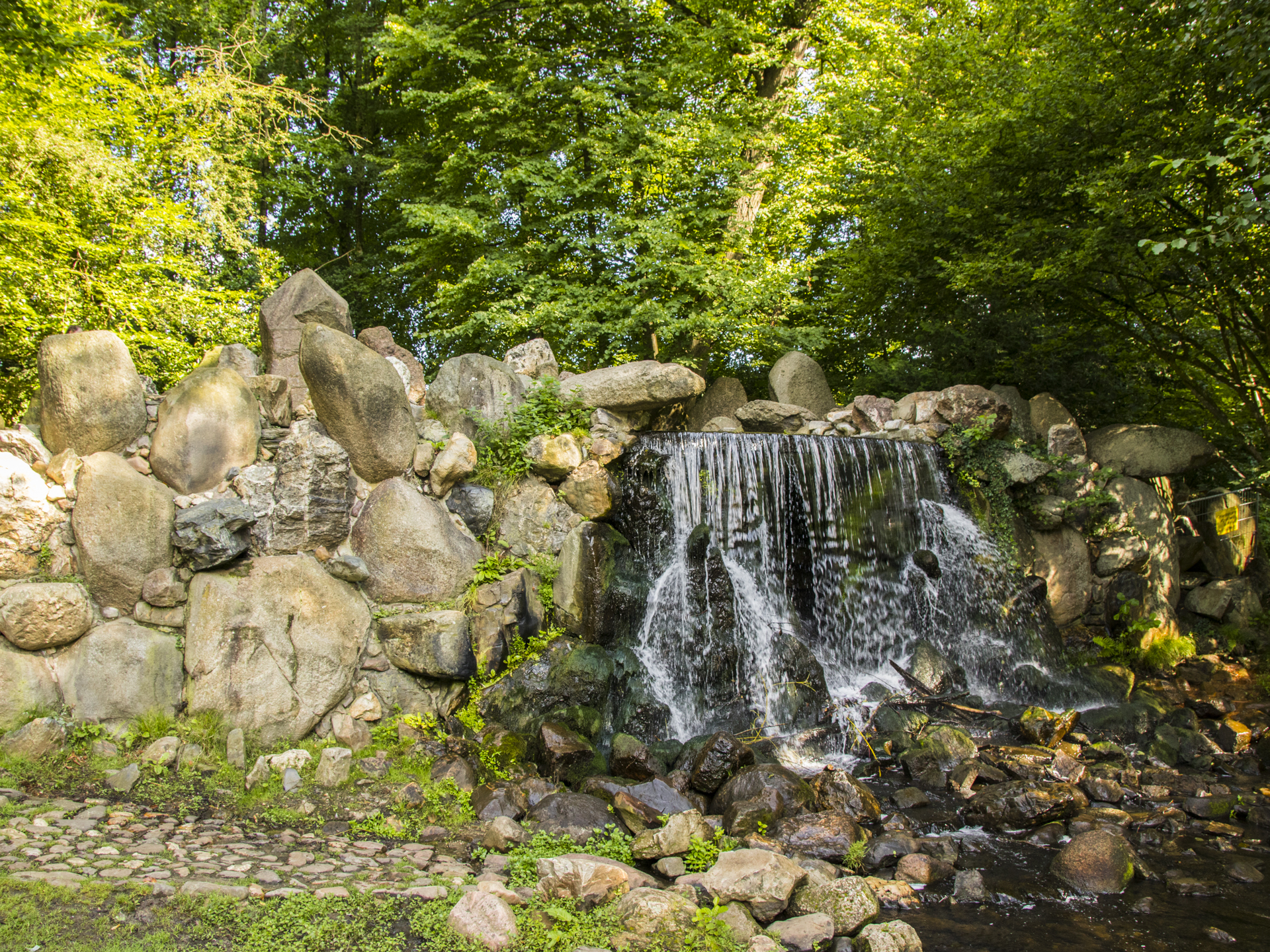park sonsbeek waterfall